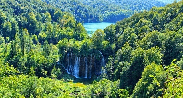 7 حاجات لازم تعرفها عن حديقة بحيرات بليتفيتسا Plitvice Lakes بكرواتيا 12 حديقة بحيرات بليتفيتسا