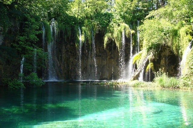 7 حاجات لازم تعرفها عن حديقة بحيرات بليتفيتسا Plitvice Lakes بكرواتيا 17 7 حاجات لازم تعرفها عن حديقة بحيرات بليتفيتسا Plitvice Lakes بكرواتيا 9