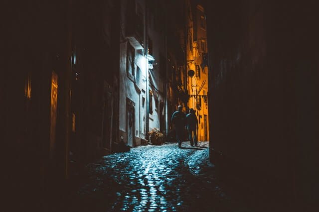 لو هتسافري لوحدك : 10 نصائح للبنات لسفر آمن لازم تاخدي بالك منهم 10 لو هتسافري لوحدك : 10 نصائح للبنات لسفر آمن لازم تاخدي بالك منهم 8